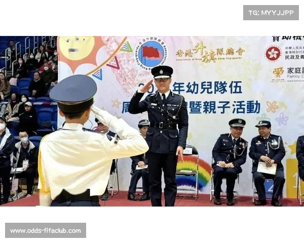 香港小球员唱国歌瞬间呈现瓜沥赛场文化交流的精彩与感动 香港小球员唱国歌瞬间呈现瓜沥赛场文化交流的精彩与感动